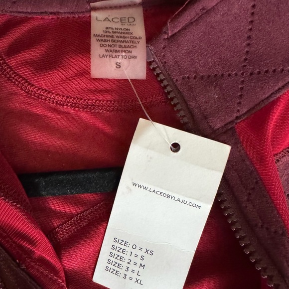 LACED Jacket - Picture 3 of 5